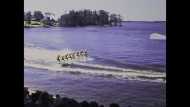 アメリカ合衆国マイアミ1979年6月 1970年代からフロリダ州サイプレス ガーデンズでのボートショーの歴史的ビデオ — ストック動画