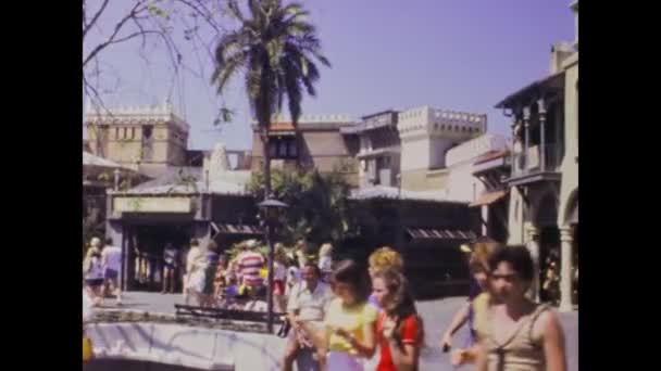 米国マイアミ1979年6月 1970年代にフロリダ州オーランドでディズニーランドを紹介する歴史的なビデオ — ストック動画