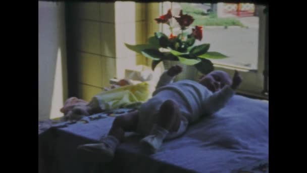 Thimister Clermont Belgia Maj 1970 Historyczny Film Przedstawiający Noworodka Wspomnienia — Wideo stockowe
