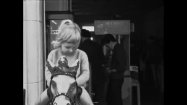 Thimister Clermont Belgium May 1970 Vintage Video Little Girl Riding — 비디오