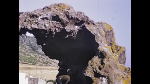 Alghero Italie Juin 1974 Une Séquence Historique Touristes Explorant Magnifique — Video