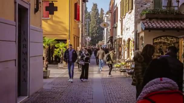 Sirmione Italy February 2023 Charming Historic Center Sirmione Popular Tourist — Stok video
