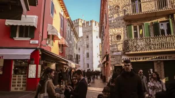 Sirmione Italien Februari 2023 Charmig Historisk Stadskärna Sirmione Ett Populärt — Stockvideo