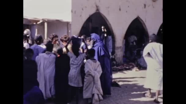 Tânger Marrocos Junho 1975 Testemunhe Lutas Cotidianas Dos Pobres Nas — Vídeo de Stock