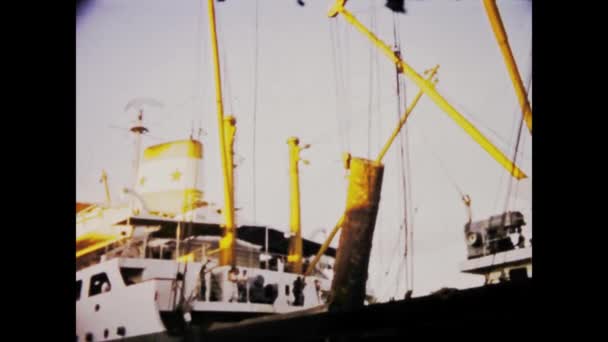 Kinshasa Kongó 1975 Június Nézd Meg Nehéz Rönkök Rakományhajókra Való — Stock videók