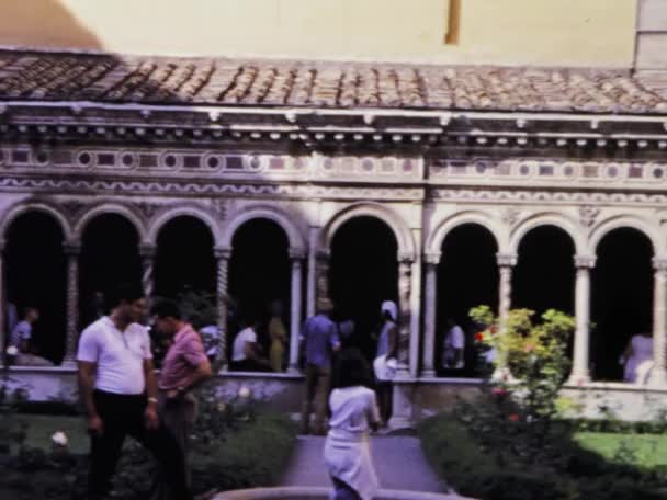 1970年6月イタリア ローマ 1970年代のローマの象徴的なランドマークや賑やかな通りを紹介する珍しい映像のコレクションで 時間を遡ります — ストック動画