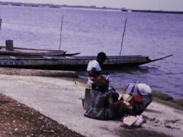 Гор Сенегал Июнь 1970 Погрузитесь Бурную Рыбацкую Культуру Острова Гори — стоковое видео