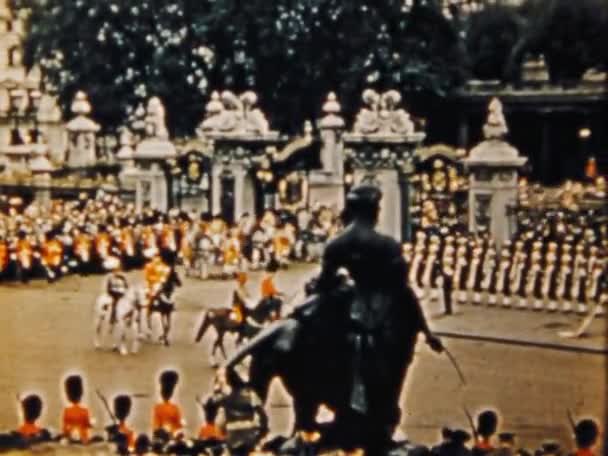 Лондон Великобритания Июня 1953 Года Восстановите Величие Зрелище Коронационного Парада — стоковое видео