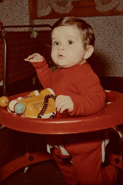 Milan Talya Mart 1975 Sevimli Bir Erkek Bebek Renkli Bir — Stok fotoğraf