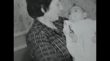 Roma, İtalya Haziran 1964: 1960 'larda oynayan ve büyüyen çocukların nostaljik siyah beyaz görüntüleri.