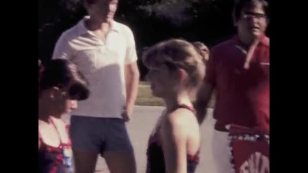Chicago Estados Unidos Junho 1969 Filmagem Retrô Adolescentes Praticando Rotinas — Vídeo de Stock