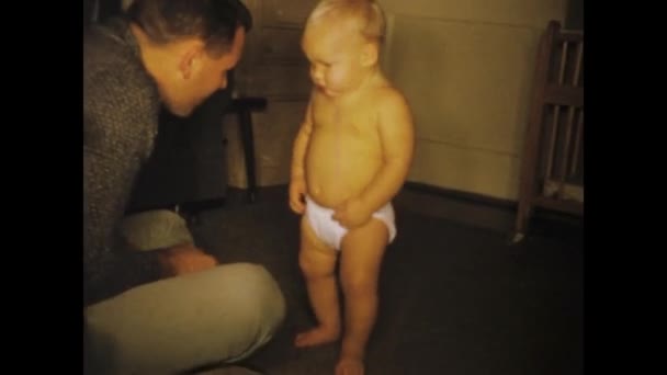 미국의 레이크 1969 1960 미국에서 걸음마를 어린이의 마음을 훈훈하게 빈티지 — 비디오