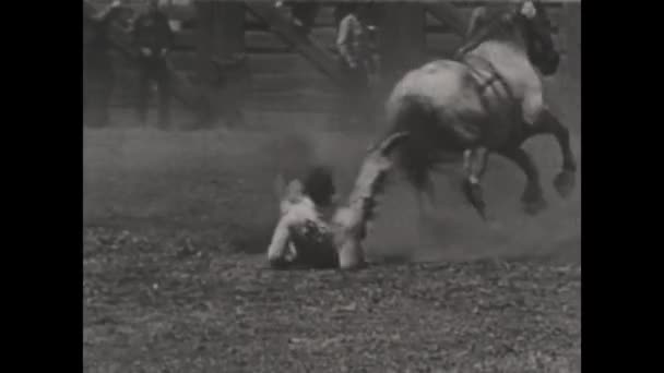 Londres Royaume Uni Juin 1950 Admirez Moment Palpitant Les Jockeys — Video