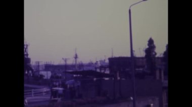 Bükreş, Romanya 1975: 1970 'lerde Navrom' un özünü gözler önüne seren bu büyüleyici video klipiyle anılara doğru bir yolculuğa çıkın.