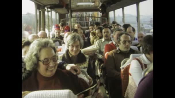 Canazei Italië December 1980 Stap Het Verleden Sluit Aan Bij — Stockvideo