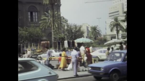 1975年5月イタリア パレルモ 活気に満ちた70年代のパレルモのテアトロ マッシモの雄大さを堪能 — ストック動画