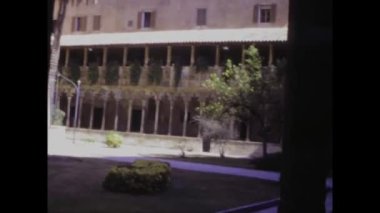 Maiorca, İspanya Haziran 1984: Mallorca, Palma 'da ikonik bir tarihi eser olan Royal Almudaina Palace' ın klasik videosu.