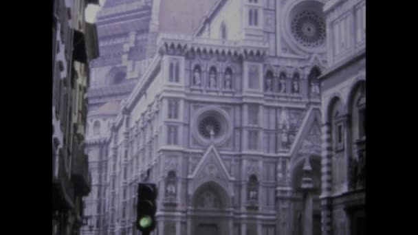 1972年 意大利佛罗伦萨 拍摄了70年代著名的多摩大教堂的历史录像 — 图库视频影像