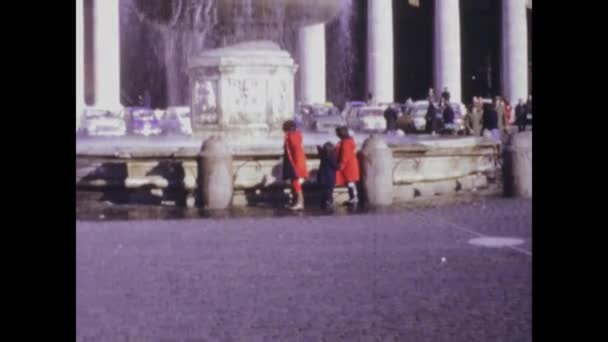 Rom Italien Kan 1974 Backa Tiden Och Bevittna Barnens Rena — Stockvideo