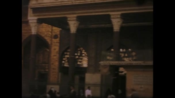 Tripoli Lybia June 1963 Vintage Footage Capturing Interior Mosque 1960S — Stock Video