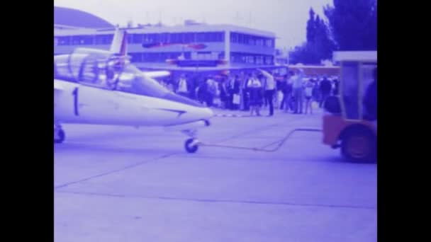 Париж Франция Май 1978 Архивные Кадры Авиасалона Показывающие Множество Самолетов — стоковое видео