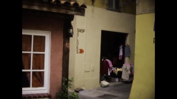 法国尼斯 1977年5月10日 走进尼斯的热闹街道 用这个迷人的老式镜头捕捉了这座城市的本质 — 图库视频影像
