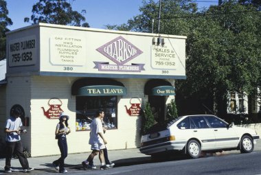 Melbourne, Avustralya Aralık 1999: Melbourne 'un 1990' lardaki şehir manzarasının mimari ve kentsel canlılığını gösteren ikonik fotoğrafı.