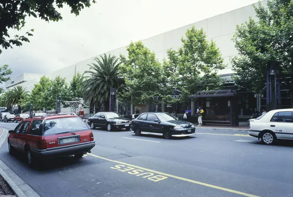 1999年12月 澳大利亚墨尔本 20世纪90年代墨尔本城市景观的幻影 展示了它的建筑和城市活力 — 图库照片