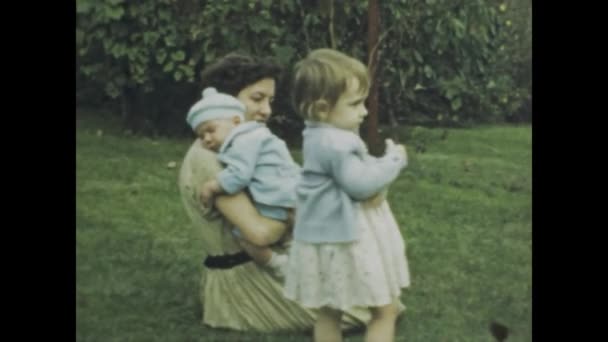 Austin United States May 1949 Historic Footage Capturing Joyful Family — Stock Video