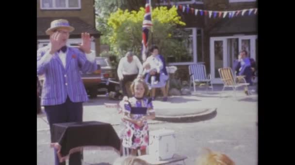 London United Kingdom May 1969 Historic 1960S Footage Crowd Children — Stock Video