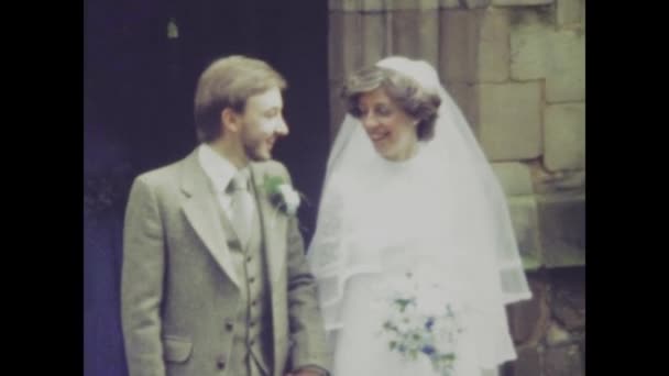ロンドン 1969年 裕福な個人の豪華な結婚式を示す1960年代の歴史的な映像 — ストック動画