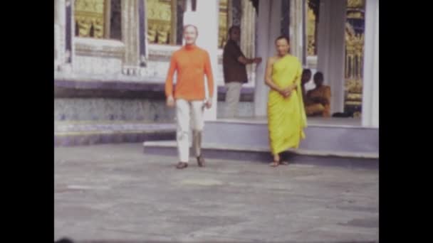 Bangkok Tailandia Junio 1975 Imágenes Monjes Tibetanos Durante Década 1970 — Vídeos de Stock