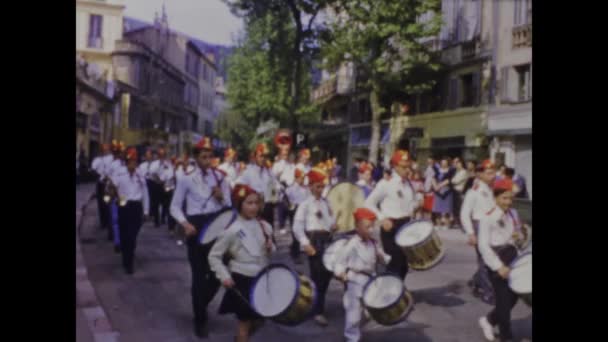 Παρίσι Γαλλία Μάιος 1969 Ιστορικά Πλάνα Που Δείχνουν Μια Παραδοσιακή — Αρχείο Βίντεο