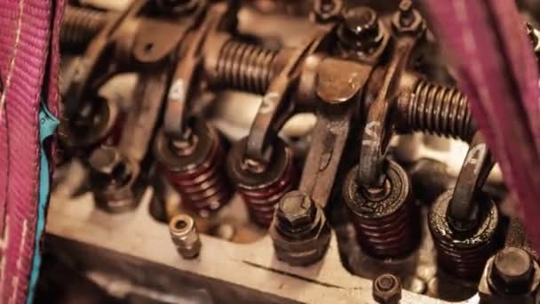 Close Mostrando Intrincadas Válvulas Motor Vintage Restauração Meticulosa — Vídeo de Stock