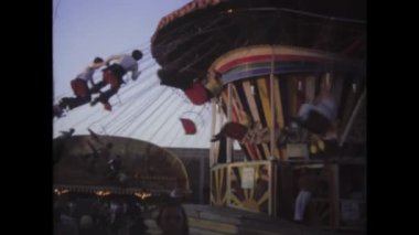 Hernes, Almanya 1974: 1974 yılında Almanya 'da yakalanan canlı Cranger Kirmes Luna Park' ın tarihi görüntüleri