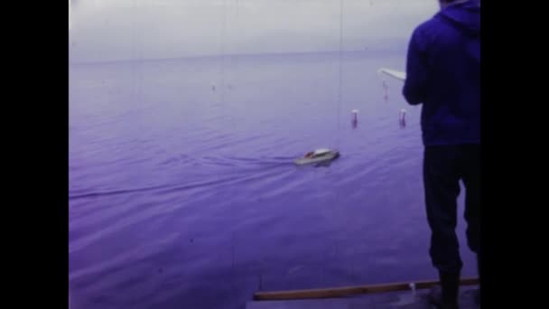 意大利巴勒莫 20世纪70年代复杂的模型船航行的历史镜头 — 图库视频影像