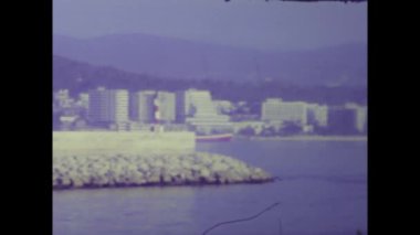 Monaco, Monako Prensliği Haziran 1972: 1970 Fransız Riviera kıyı şeridinin çarpıcı manzarasını gösteren görüntüler.