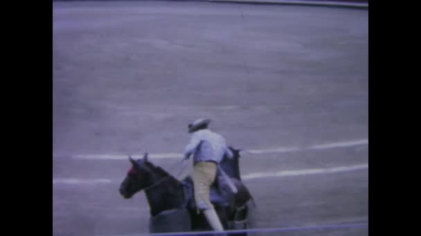 Madrid Španělsko Červen 1970 Ročníkové Záběry Zachycující Býčí Zápasy Torero — Stock video