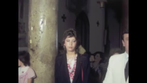 意大利巴勒莫1984年7月 20世纪80年代的镜头 捕捉了教堂婚礼的迷人场景 — 图库视频影像
