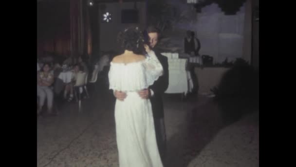 Palermo Italy July 1984 1980S Footage Memorable Bride Groom Dance — Stock Video