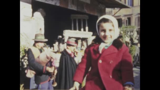 Rzym Włochy Maj 1968 Vintage Materiał Filmowy Muzyków Dudy Świętujących — Wideo stockowe