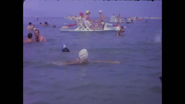 Terni Italy June 1970 1970S Footage Bustling Crowd Enjoying Beach — Stock Video