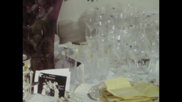 1978年6月 意大利巴勒莫 拍摄了20世纪70年代一系列结婚礼物的历史镜头 展示了传统风格 — 图库视频影像