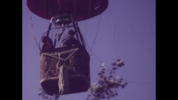 Róma Olaszország 1970 Május Szüreti Felvétel Egy Hőlégballonról Amely Kecsesen — Stock videók