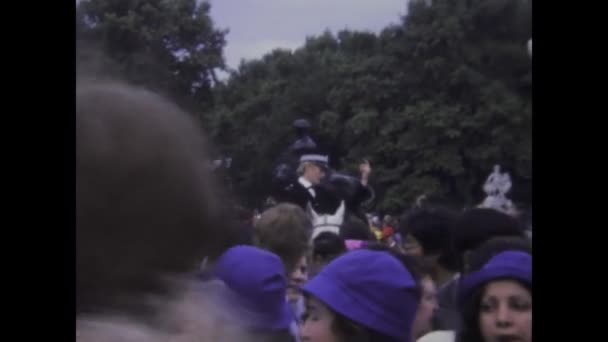 Londra Birleşik Krallık 1975 1975 Mahsulü Ngiliz Askeri Geleneği Töreninin — Stok video