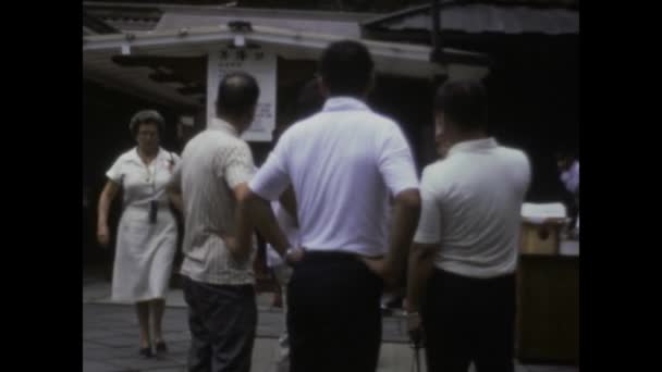 日本汤川 1975年 20世纪70年代的历史片段 记录了日本充满活力的人群和繁忙的街道生活 — 图库视频影像