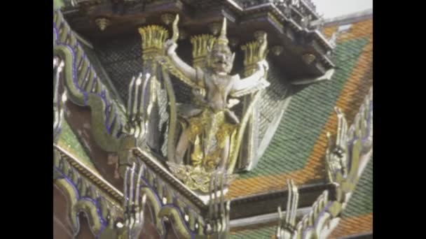 1978年6月 タイのバンコク タイの遺産の遺産である1970年代のバンコクの壮大な寺院を展示する歴史的な映像 — ストック動画