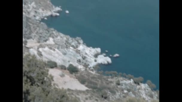 ルミオ 1960年6月 1970年代のコルシカの素晴らしい海岸景色を捉えたヴィンテージ映像 — ストック動画