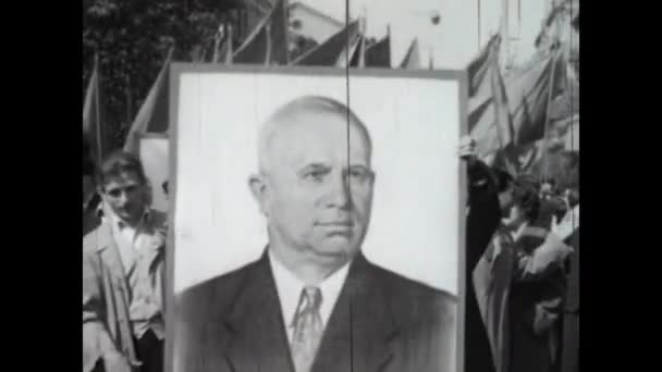 1960年5月 乌克兰基辅 1960年代以尼基塔 赫鲁晓夫为主角的共产主义示威的历史镜头 — 图库视频影像