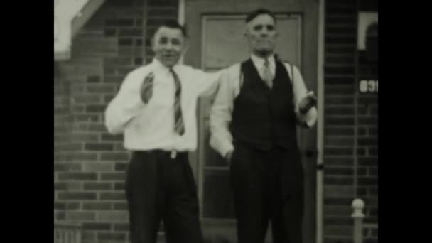 Chicago Amerika Serikat Juni 1949 Potret Vintage Dari Dua Bersaudara — Stok Video